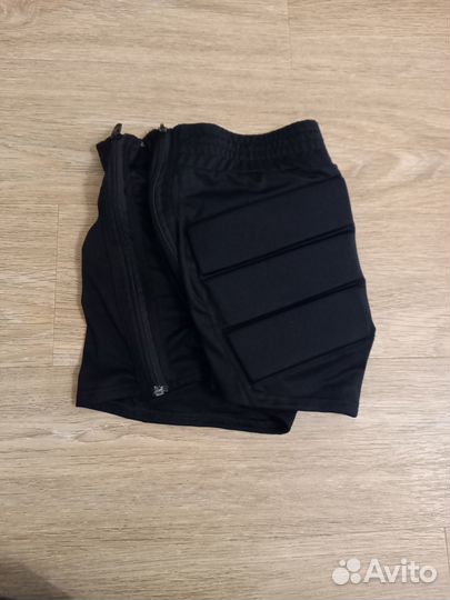 Защитные шорты для фигурного катания