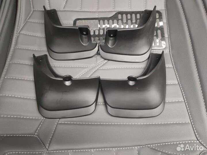 Брызговик corolla110