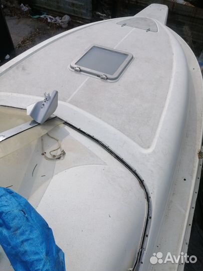 Корпус катера с каютой