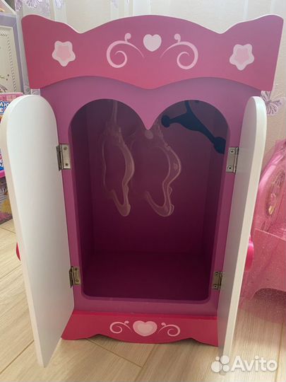 Игрушечный шкаф для кукольной одежды