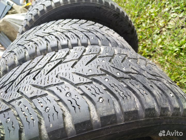 Nokian Tyres Hakkapeliitta 8 SUV 215/65 R16 102T