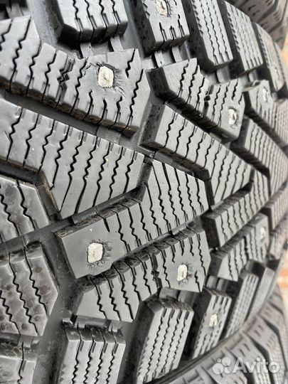 Pirelli Ice Zero 215/65 R17
