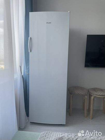 Морозильная камера вертикальная Атлант М-7204-100