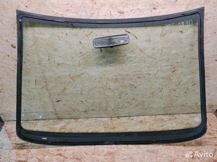 Стекло лобовое (ветровое) Peugeot 206