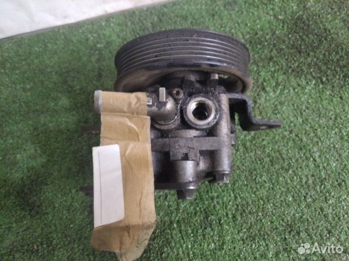 Насос гура Nissan X-Trail Т30