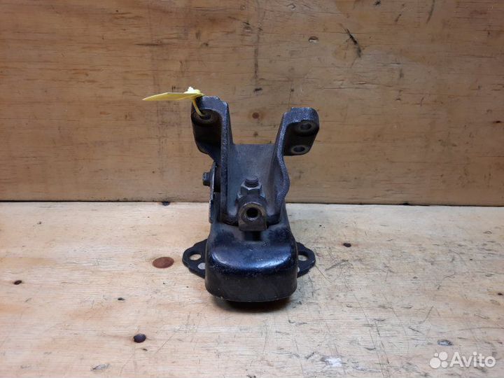 Подушка двигателя лев. toyota lite ACE noah