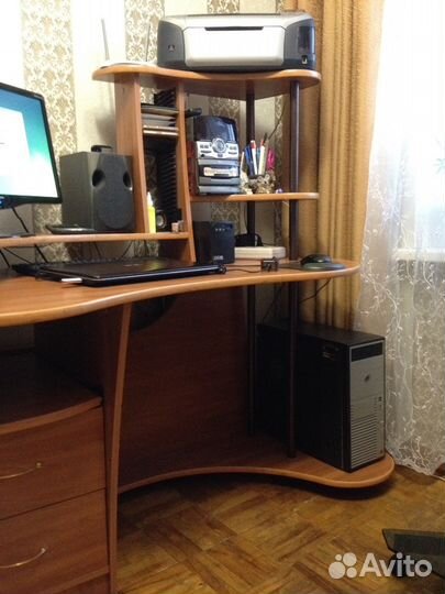 Компьютерный стол