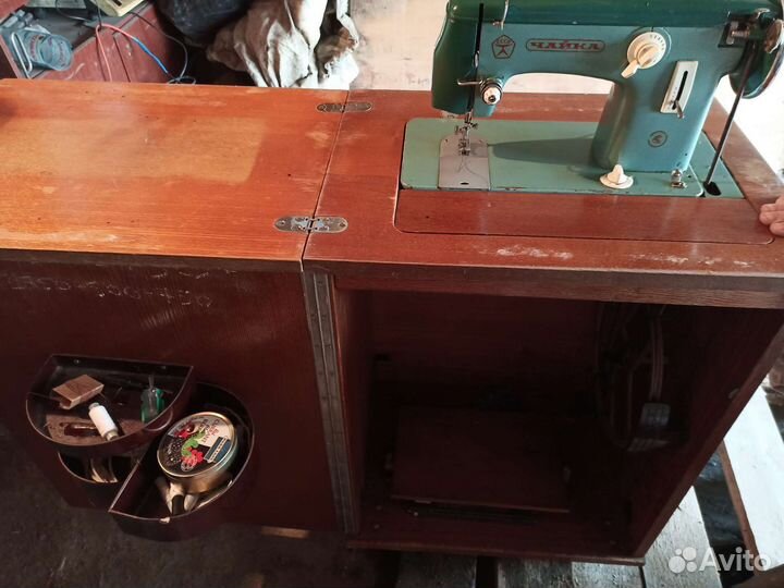 Швейная машина Чайка 2