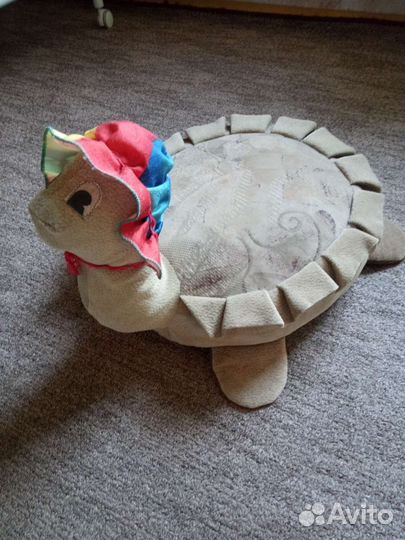Подушка на диван черепаха