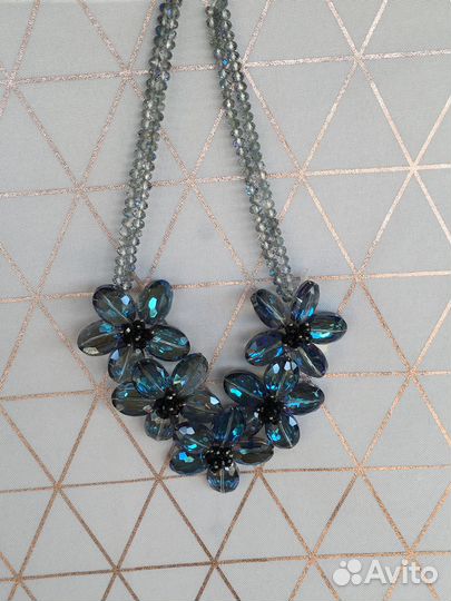 Колье из хрусталя