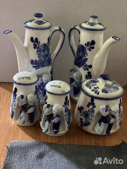 Набор посуда гжель