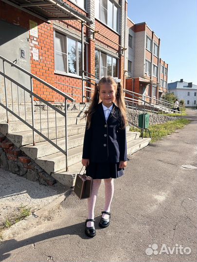 Жакет школьный для девочки 122 amadeo