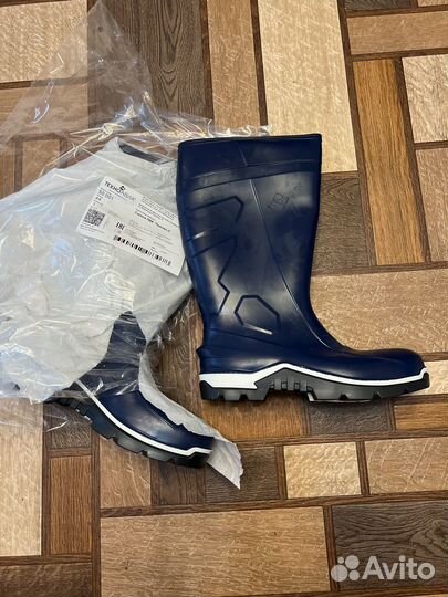 Резиновые сапоги