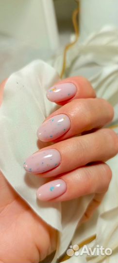 Модель на маникюр