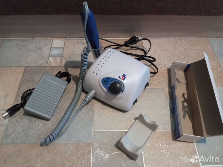 Набор для маникюра (аппаратура, материалы, и т.д)