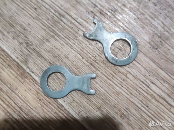 Ключ бардачка иж