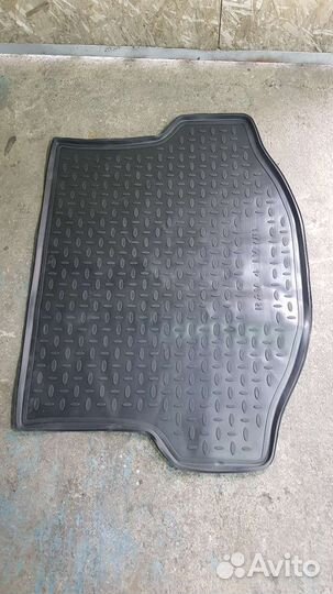 Коврик багажника с докаткой раф 4 2013год