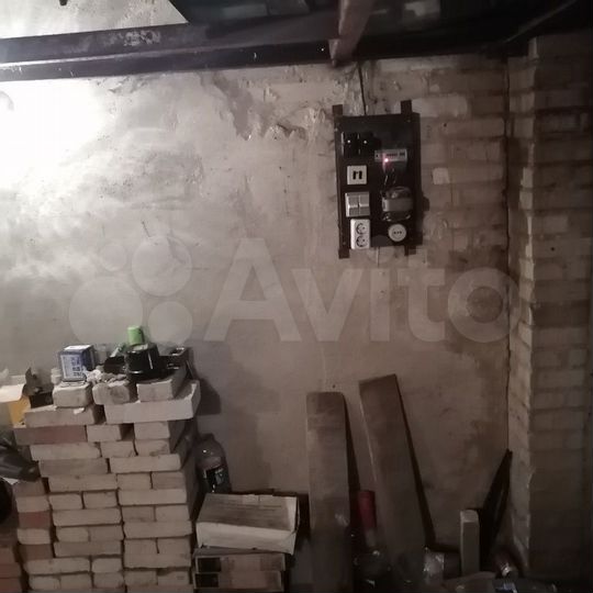Гараж, > 30 м²