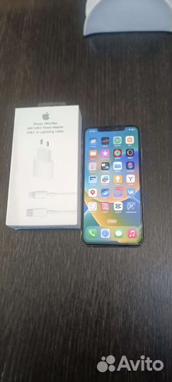 Отличный iPhone XS Max 512 GB Silver
