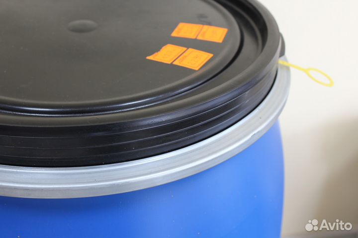 Бочка пластиковая 127л (евробарабан) на хомуте