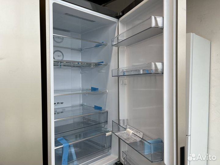 Холодильник-морозильник Haier C2F637CGG