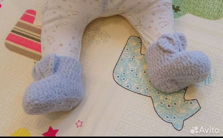 Комплект шапка и пинетки