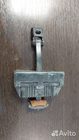 Ограничитель двери передний левый Bmw 650I E63