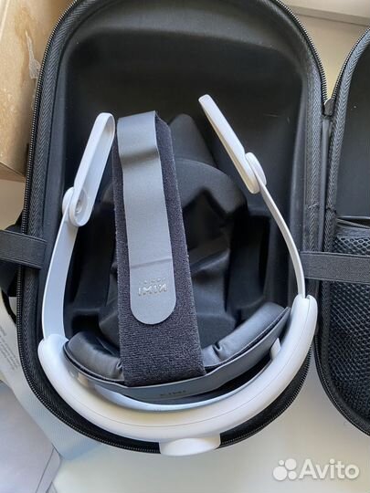 Oculus Quest 2 (64gb) + аксессуары