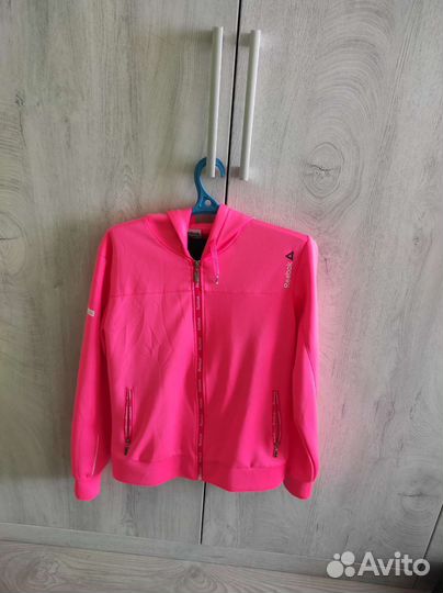 Женский спортивный костюм