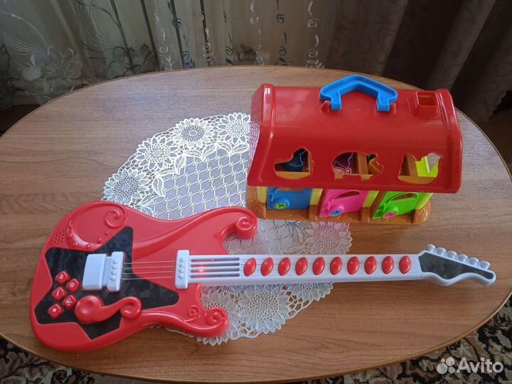 Музыкальная гитара