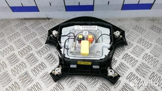 Подушка безопасности водителя mitsubishi pajero 4