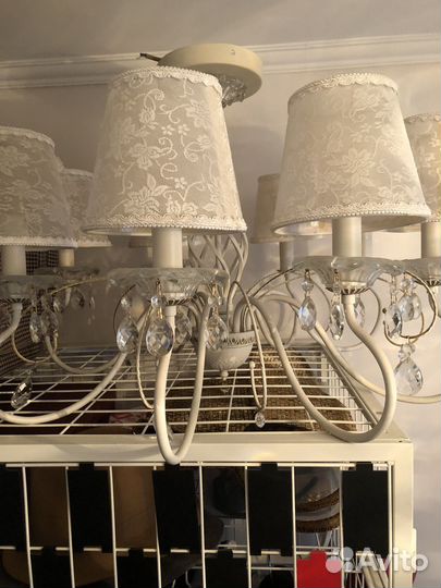 Люстра с абажуром