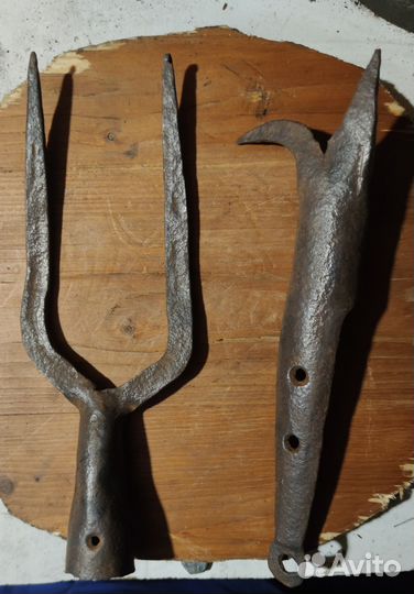 Старинный инструмент для работы с деревом