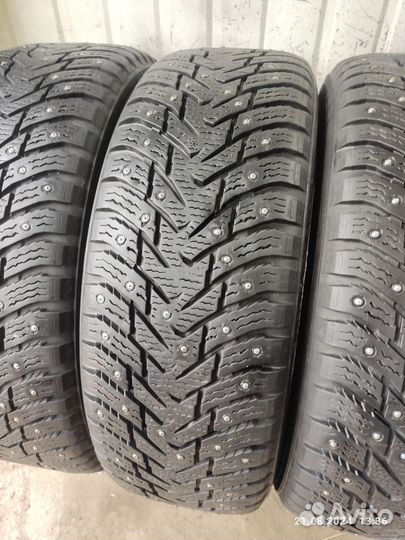 Nokian Tyres Hakkapeliitta 8 SUV 215/65 R16 102T