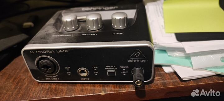 Внешняя звуковая карта behringer U-phoria UM2