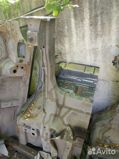 Четверть лонжерон брызговик правый Актион 2