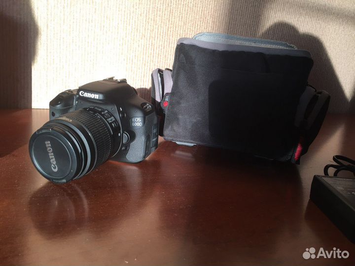 Зеркальный фотоаппарат canon eos 600D