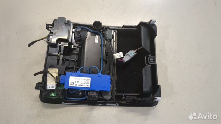 Фонарь салона Ford Fiesta 2017