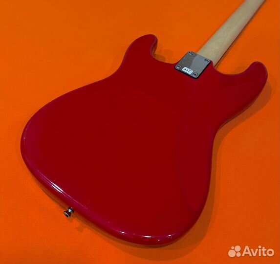 Электрогитара - Squier mm stratocaster red
