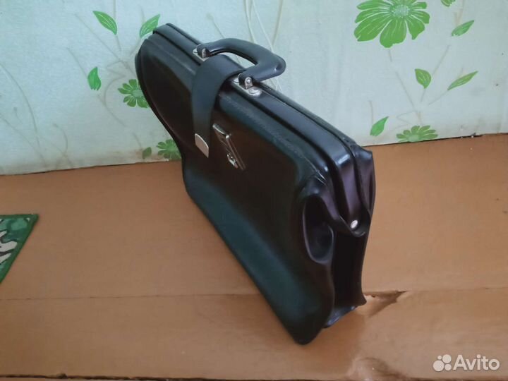 Ретро Портфель, чемоданы, корзины