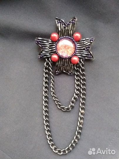 Готическая брошь Мальтийский крест