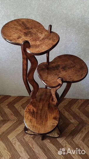 Подставка под цветы из дерева