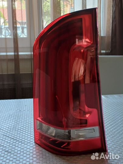 Фонарь задний правый mercedes v-class