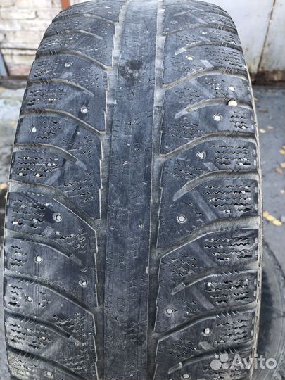 Bridgestone Ice Cruiser 7000 205/65 R15 94T