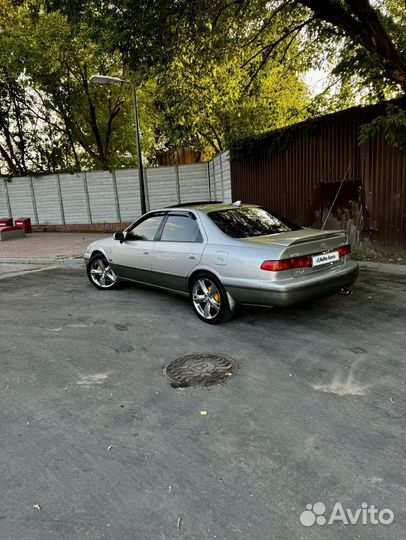 Toyota Camry 2.2 AT, 2001, 297 000 км