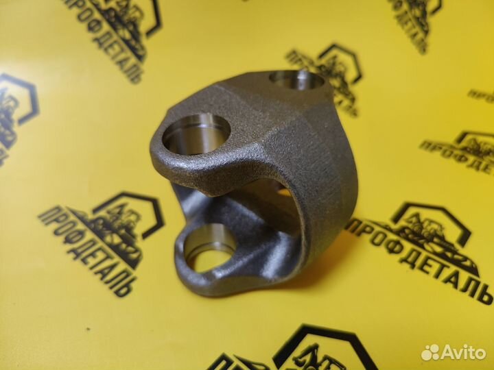 1744671 Фланец муфта соединительная полуоси