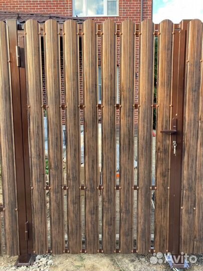 Забор из евроштакетника с гарантией