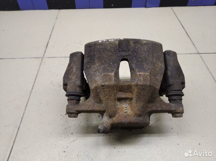 Суппорт передний левый Corolla E15 2006-2013