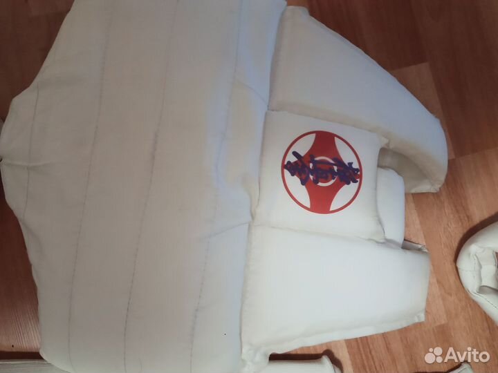 Кимоно р.155, защита, пояс каратэ,шеврон прайд