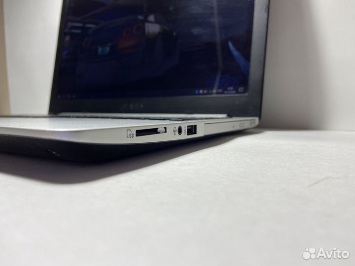 Игровой ноутбук Asus i5/12gb/2видеокарты/ssd